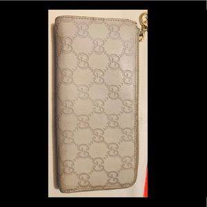 Gucci Wallet 100% Authentic